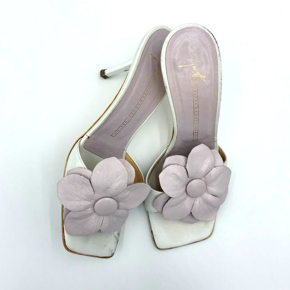 37.5 Giuseppe Zanotti Lilac Flower Kitten Mules - Picture 2 of 8